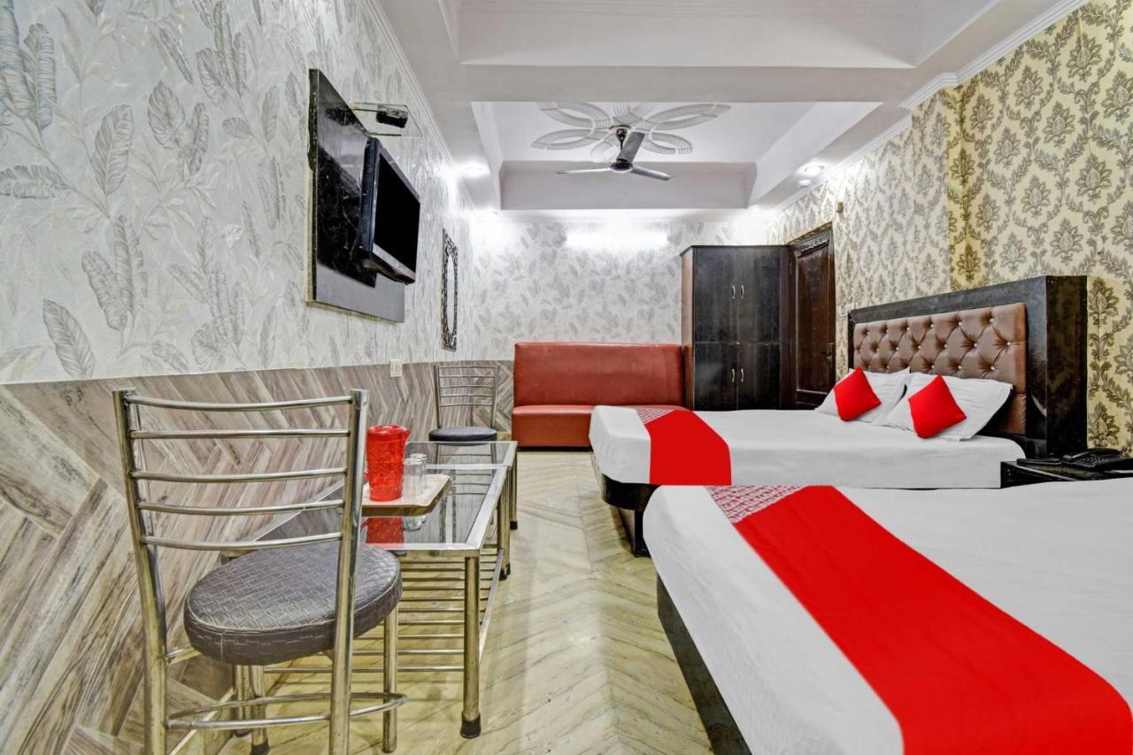 Hotel O 80919 Vinayaka Near Gurudwara Shri Bangla Sahib New Delhi