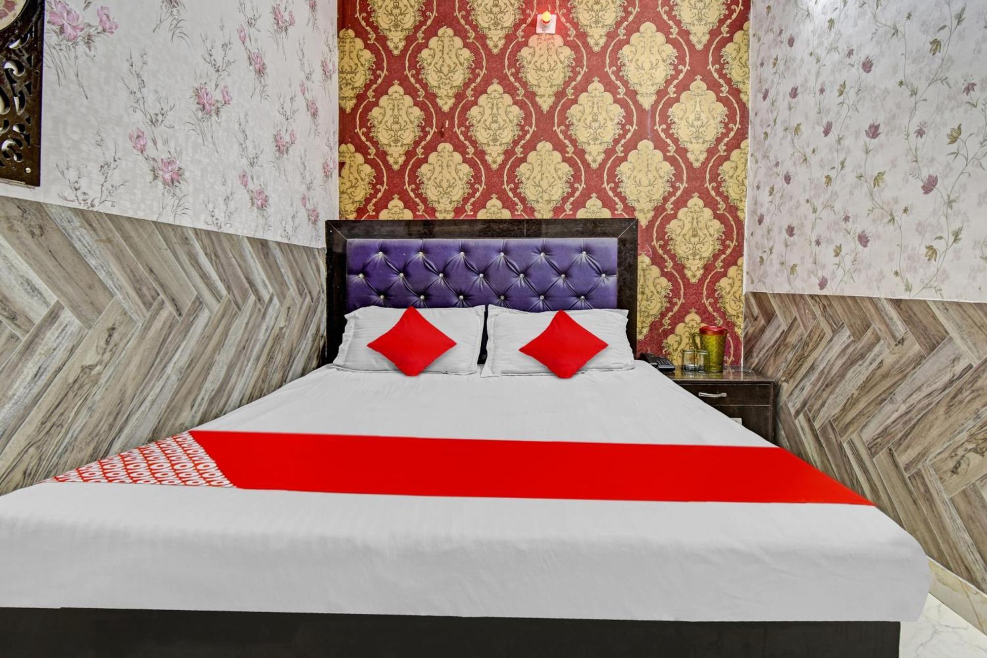 Hotel O 80919 Vinayaka Near Gurudwara Shri Bangla Sahib 4*